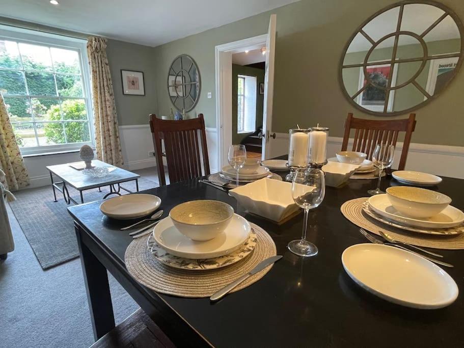 Stylish 2-Bed Cottage With Secure Parking Winforton Экстерьер фото